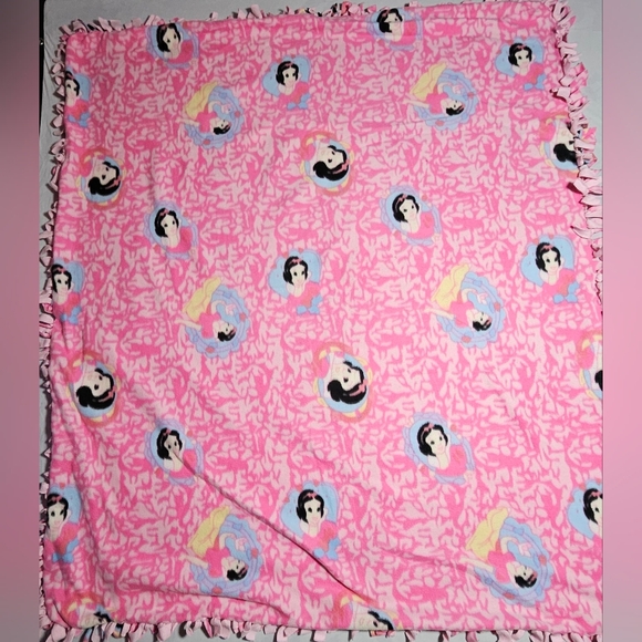 homemade hand tied pink Snow White baby throw blanket  approx. 52" by 60" - Picture 2 of 15